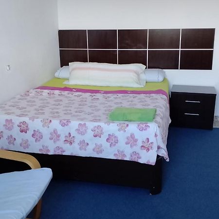 Habitacion Privada Centro Malaga Cerca Tren Maria Zambrano Y Playa Muy Buena Conexion Wifi Dış mekan fotoğraf