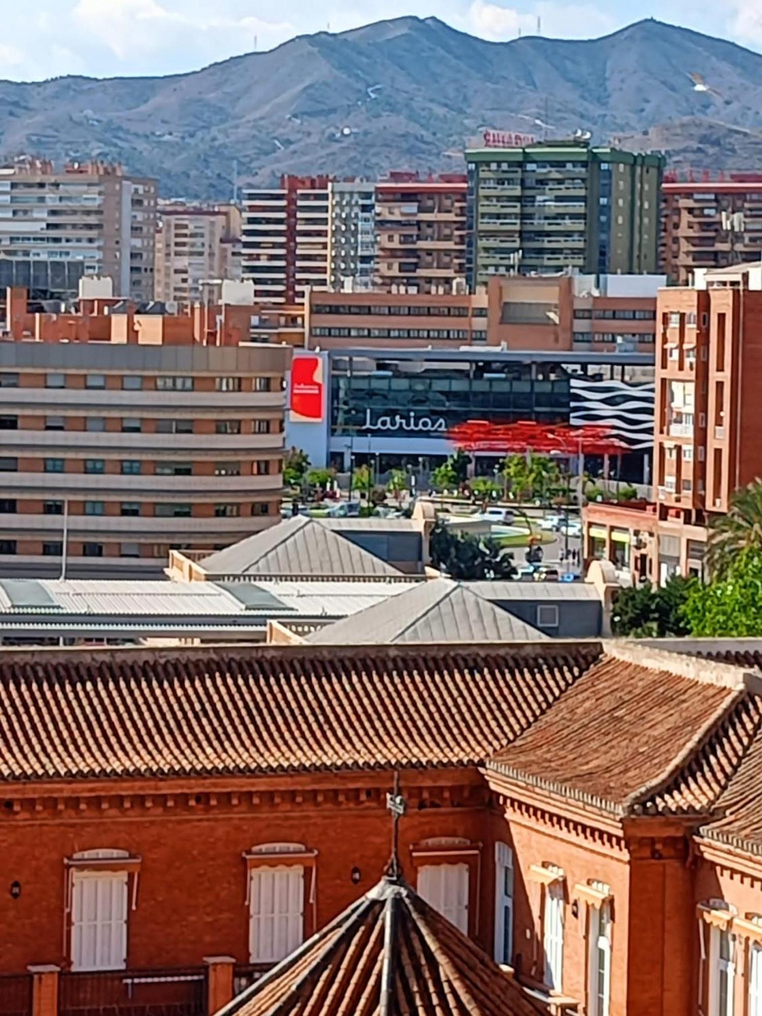 Habitacion Privada Centro Malaga Cerca Tren Maria Zambrano Y Playa Muy Buena Conexion Wifi Dış mekan fotoğraf