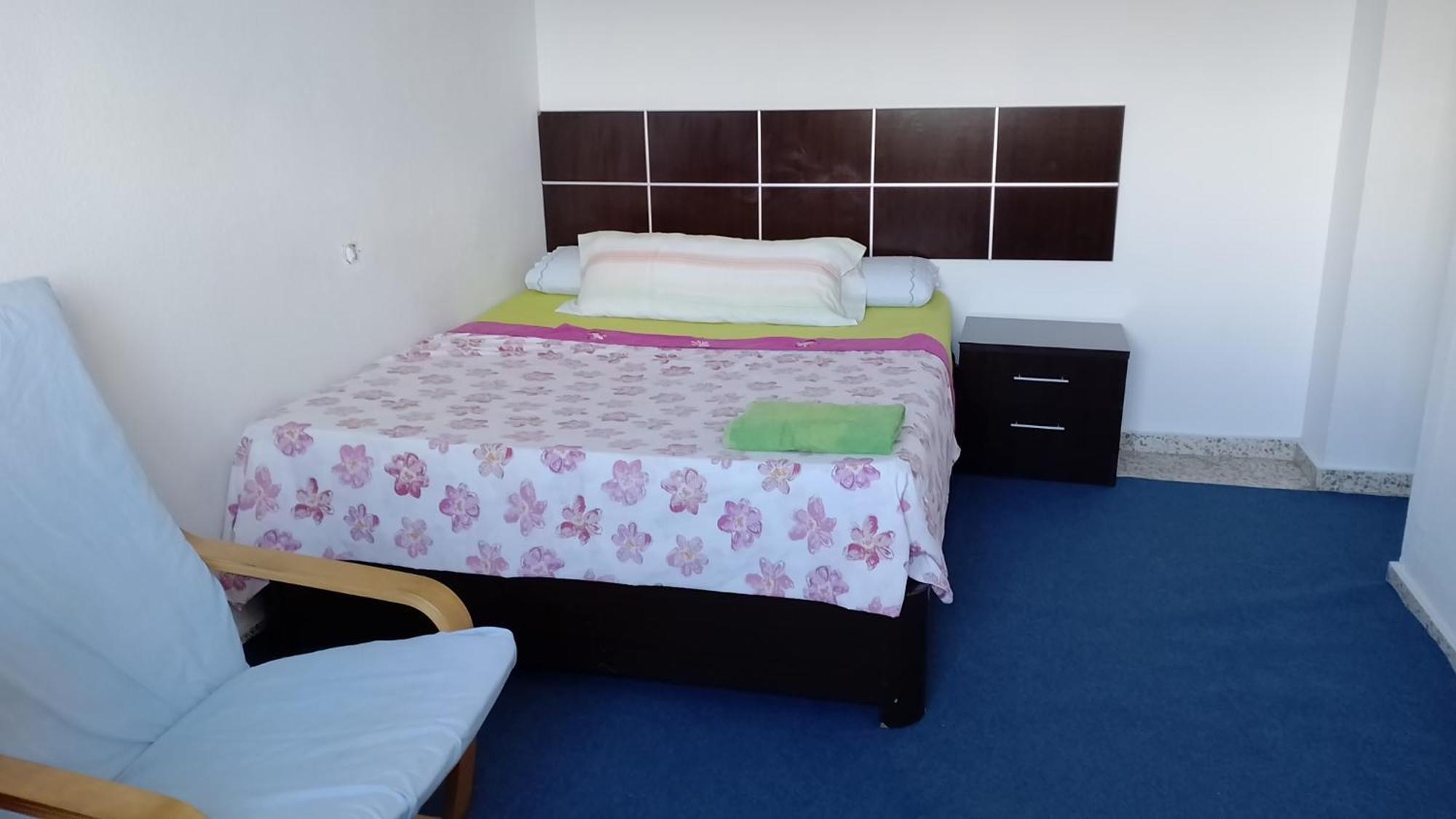 Habitacion Privada Centro Malaga Cerca Tren Maria Zambrano Y Playa Muy Buena Conexion Wifi Dış mekan fotoğraf