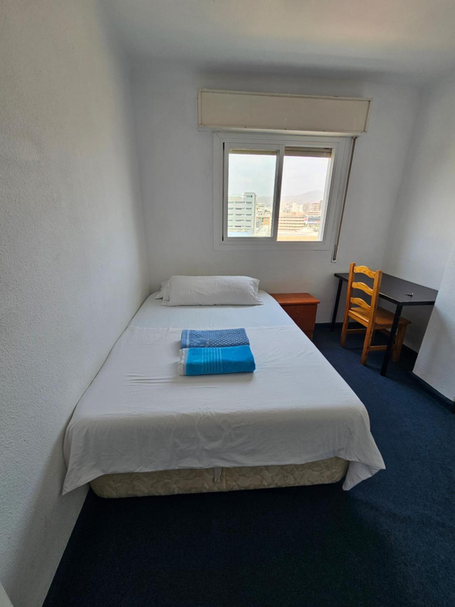 Habitacion Privada Centro Malaga Cerca Tren Maria Zambrano Y Playa Muy Buena Conexion Wifi Dış mekan fotoğraf