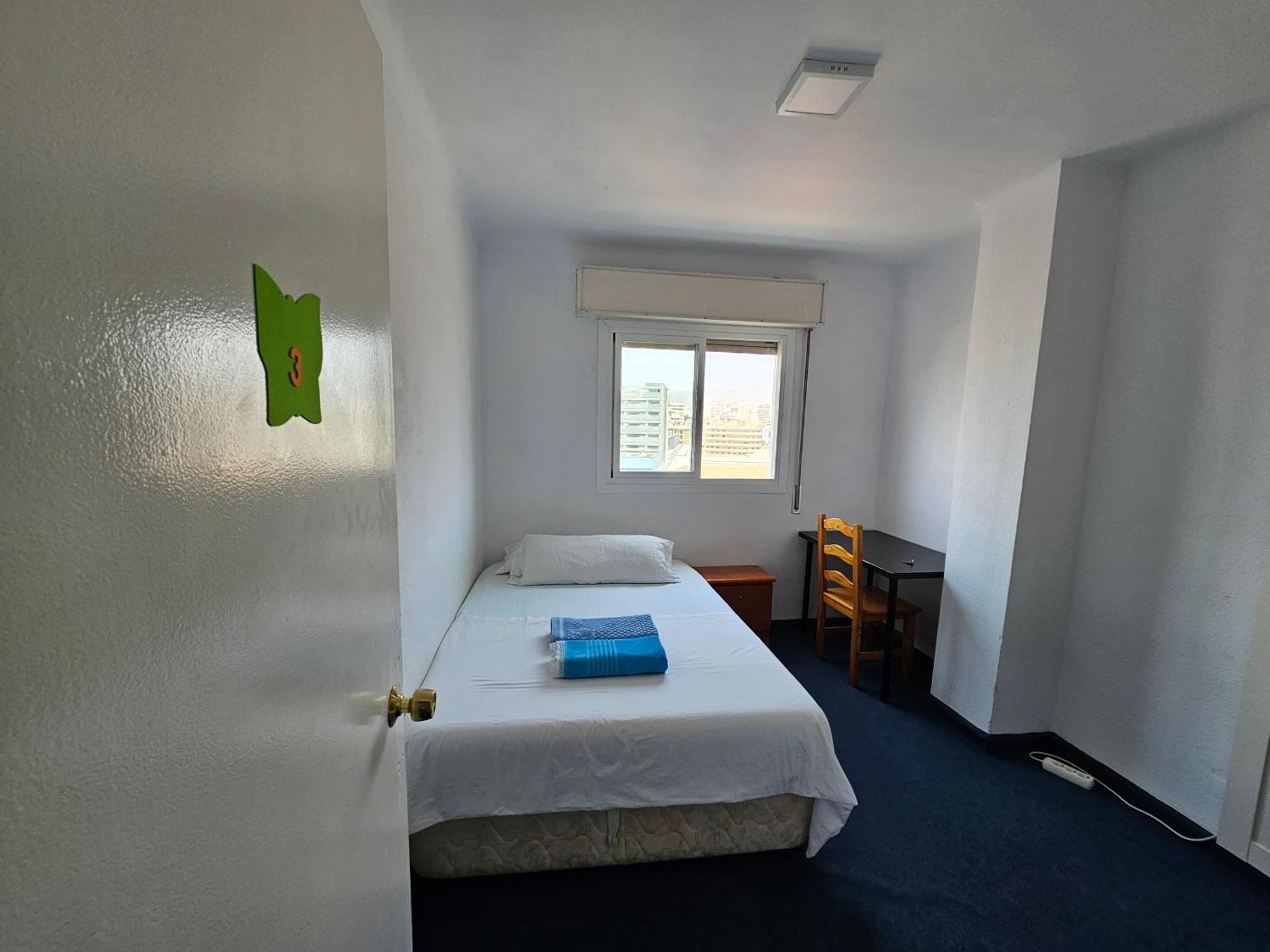 Habitacion Privada Centro Malaga Cerca Tren Maria Zambrano Y Playa Muy Buena Conexion Wifi Dış mekan fotoğraf