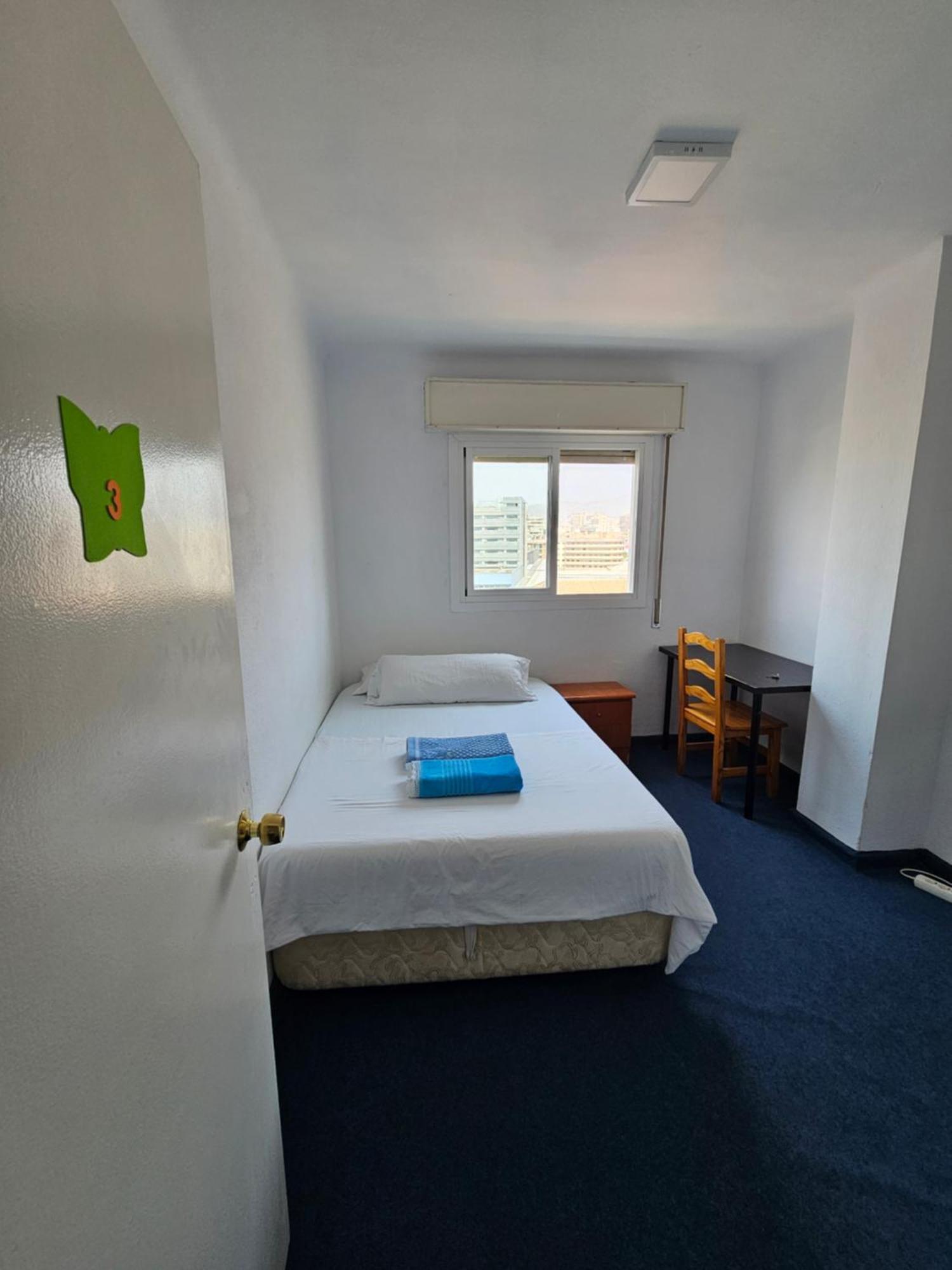 Habitacion Privada Centro Malaga Cerca Tren Maria Zambrano Y Playa Muy Buena Conexion Wifi Dış mekan fotoğraf