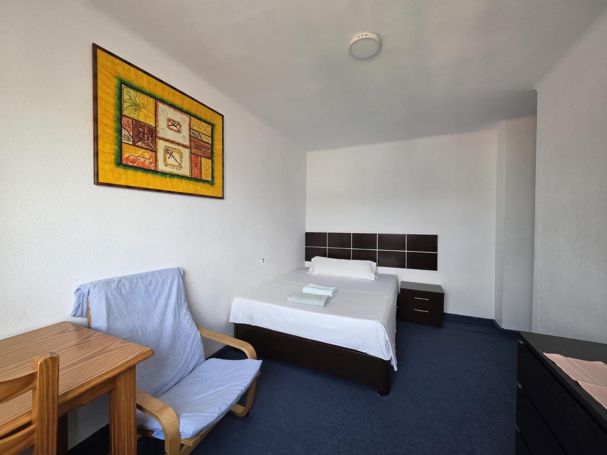 Habitacion Privada Centro Malaga Cerca Tren Maria Zambrano Y Playa Muy Buena Conexion Wifi Dış mekan fotoğraf