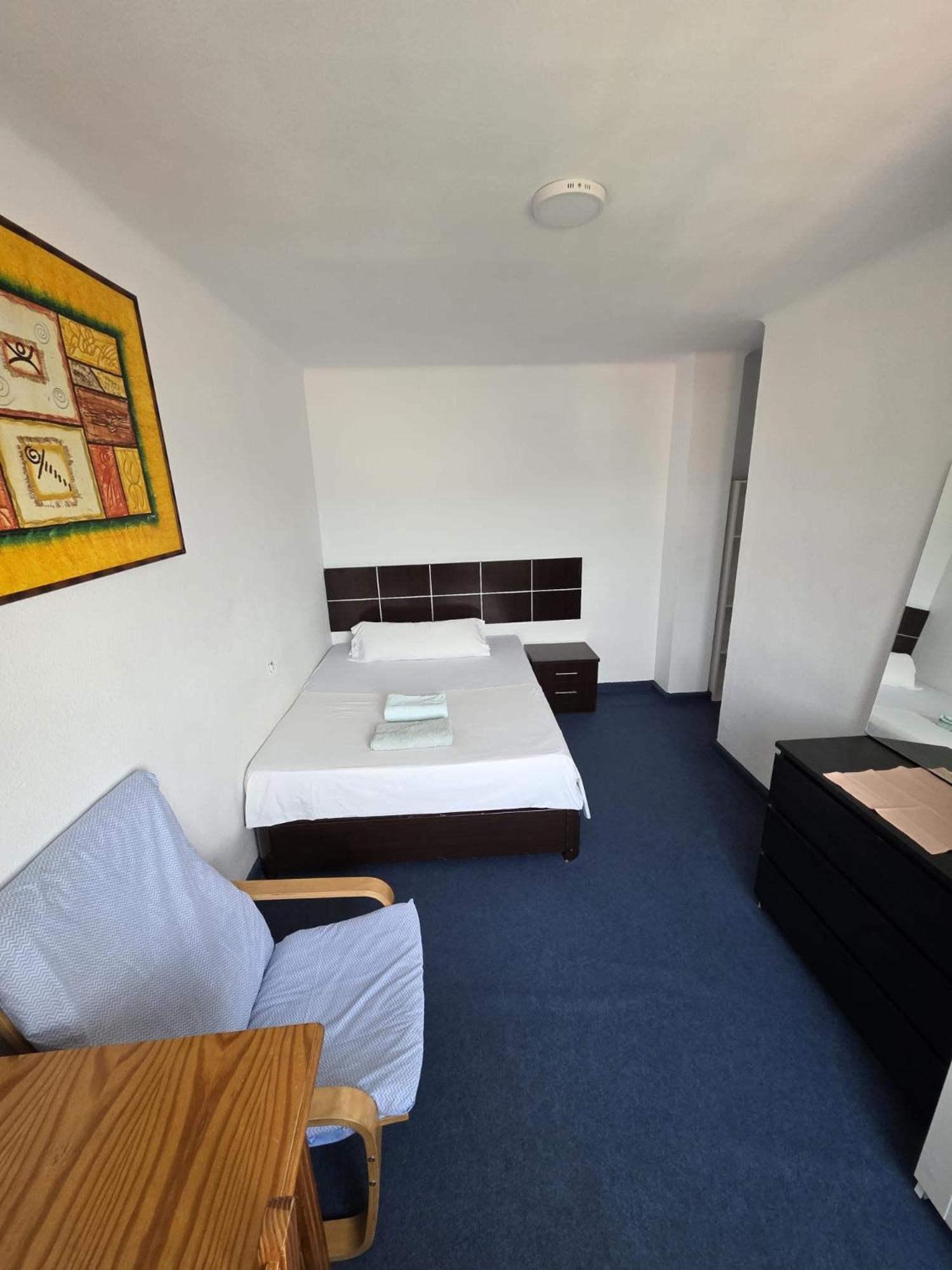 Habitacion Privada Centro Malaga Cerca Tren Maria Zambrano Y Playa Muy Buena Conexion Wifi Dış mekan fotoğraf